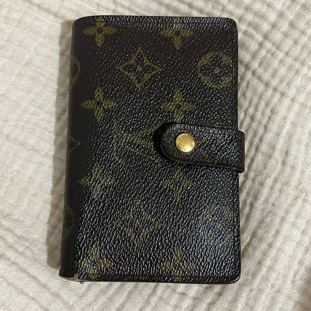 Louise Vuitton kisslock vintage wallet authentic